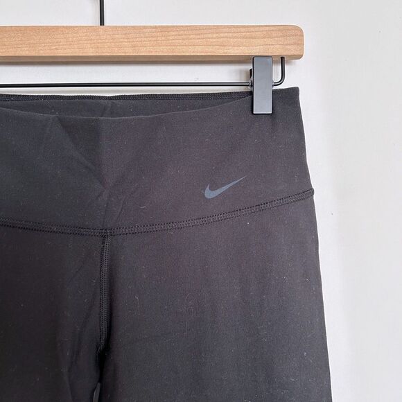 Nike Dri Fit Crops - Picture 4 of 7